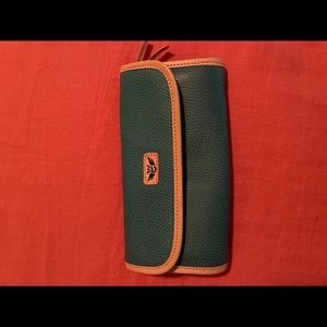 Consuela wrist wallet